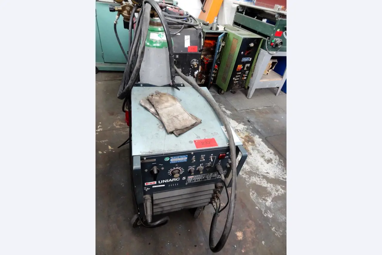 Machines for the manufacturing of foamed <br>and injected attachments and spare parts <br>for the automotive sector-1