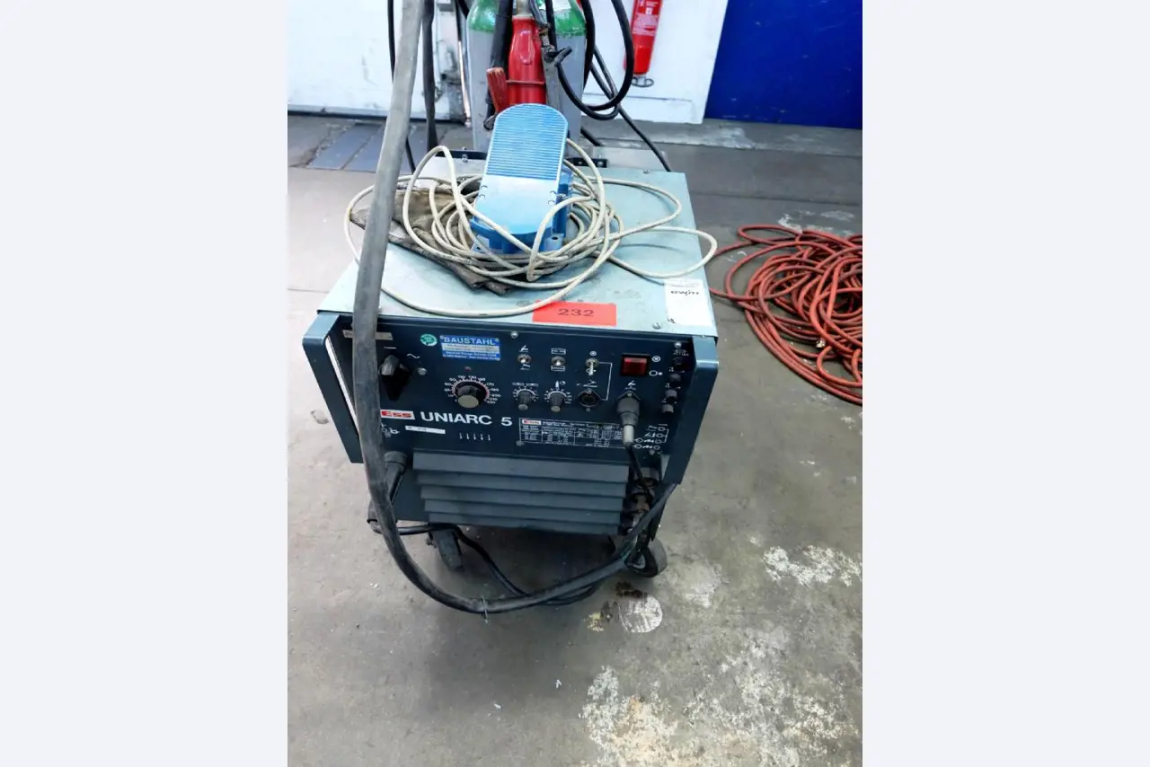 Machines for the manufacturing of foamed <br>and injected attachments and spare parts <br>for the automotive sector-2