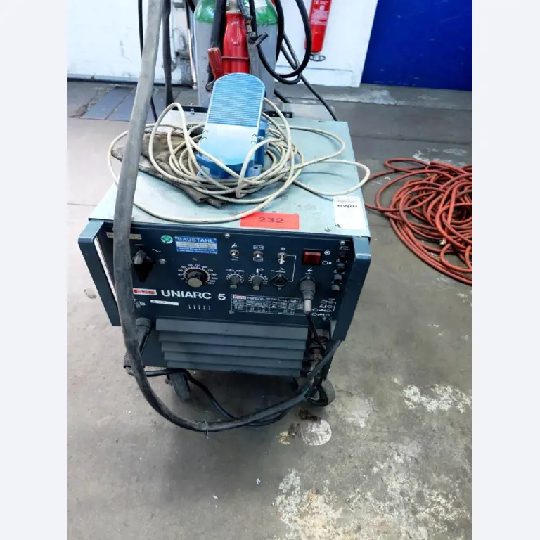 Machines for the manufacturing of foamed <br>and injected attachments and spare parts <br>for the automotive sector-2