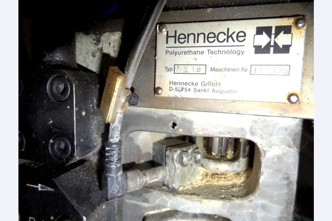 Machines for the manufacturing of foamed <br>and injected attachments and spare parts <br>for the automotive sector-9