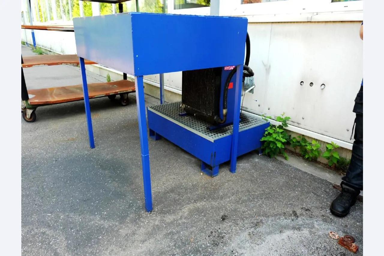 Machines for the manufacturing of foamed <br>and injected attachments and spare parts <br>for the automotive sector-10