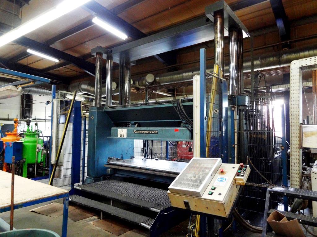 Maschinen zur Herstellung von geschäumten und gespritzten Kfz-(Anbau-)Teilen -1