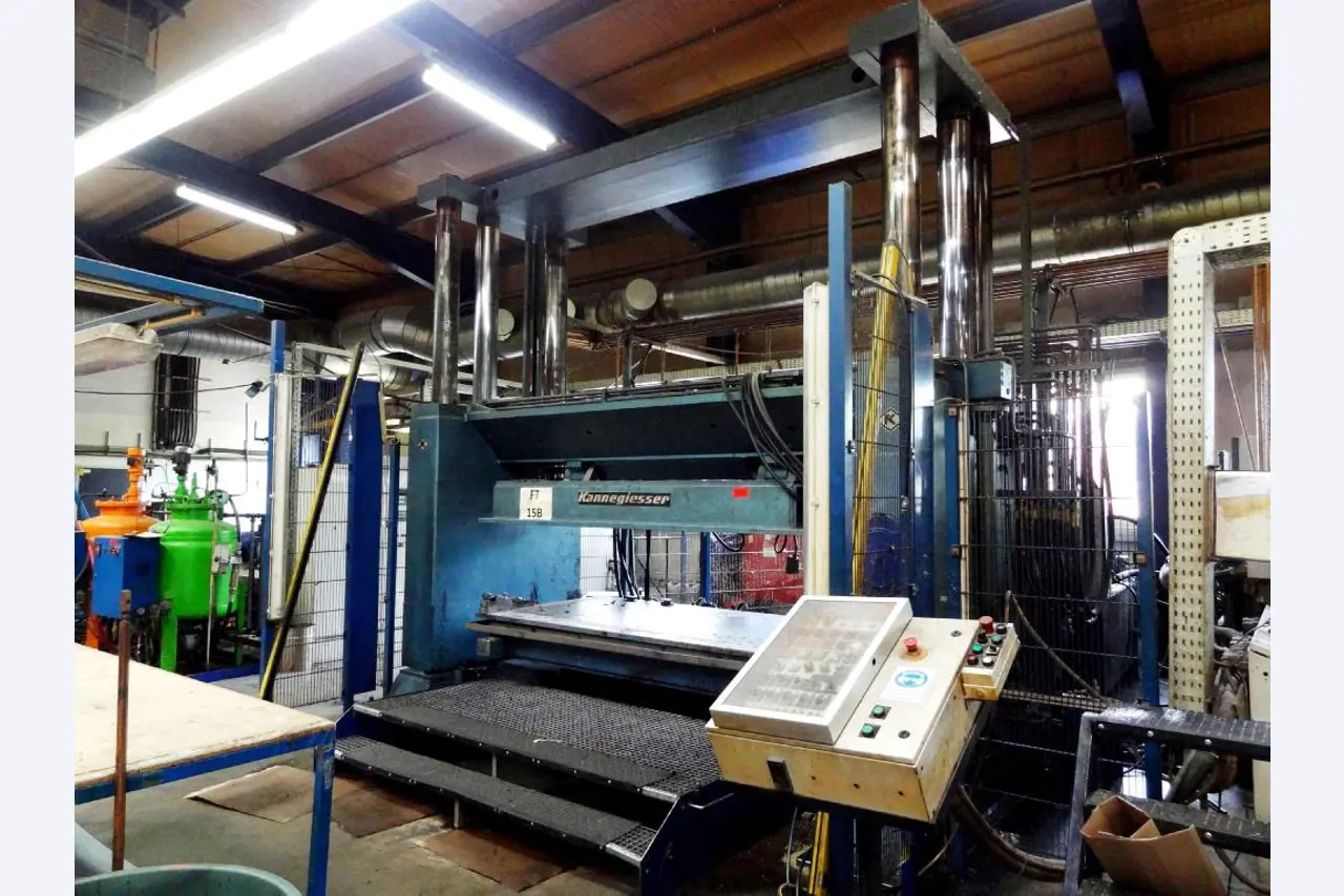 Machines for the manufacturing of foamed <br>and injected attachments and spare parts <br>for the automotive sector-1