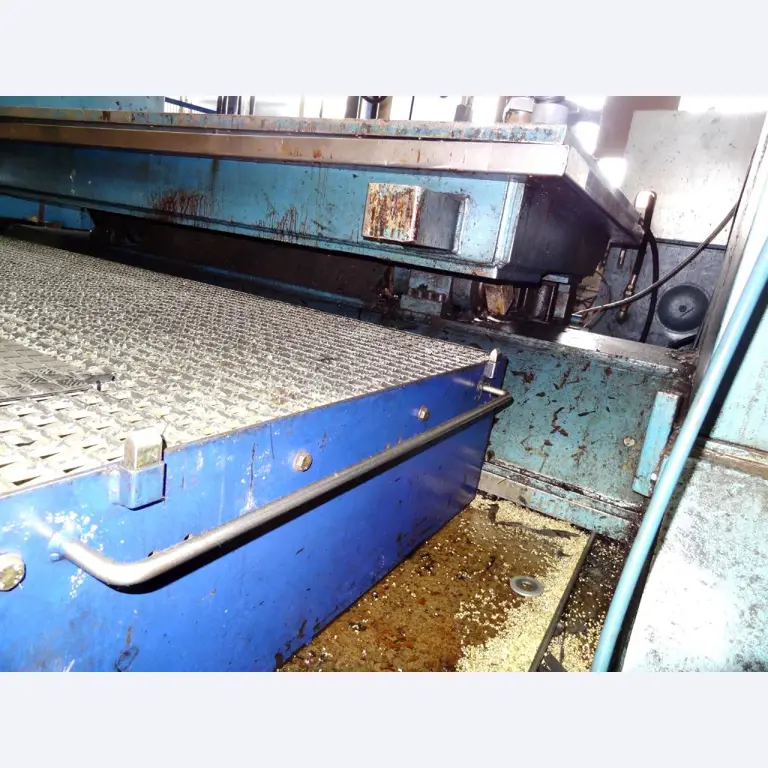 Machines for the manufacturing of foamed <br>and injected attachments and spare parts <br>for the automotive sector-4