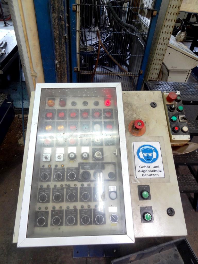 Maschinen zur Herstellung von geschäumten und gespritzten Kfz-(Anbau-)Teilen -5