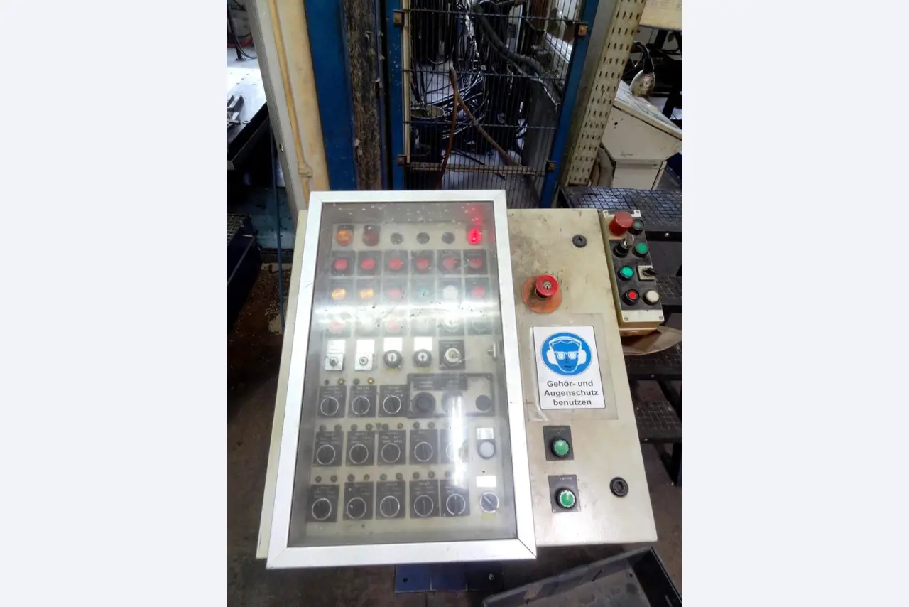 Machines for the manufacturing of foamed <br>and injected attachments and spare parts <br>for the automotive sector-5