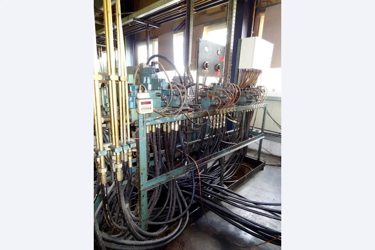 Machines for the manufacturing of foamed <br>and injected attachments and spare parts <br>for the automotive sector-6