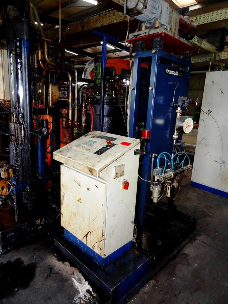 Machines for the manufacturing of foamed <br>and injected attachments and spare parts <br>for the automotive sector-13