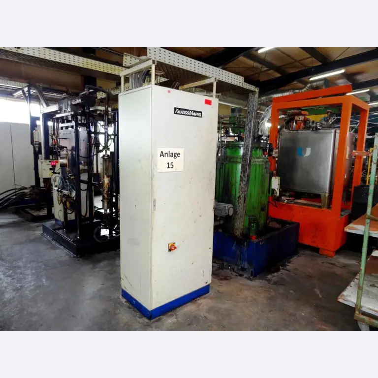 Machines pour la fabrication de pièces (rapportées) automobiles moussées et injectées-1