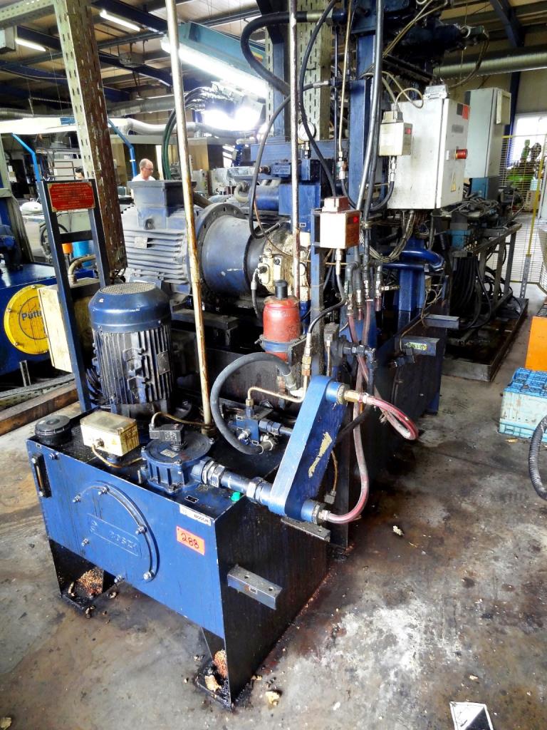 Machines for the manufacturing of foamed <br>and injected attachments and spare parts <br>for the automotive sector-3