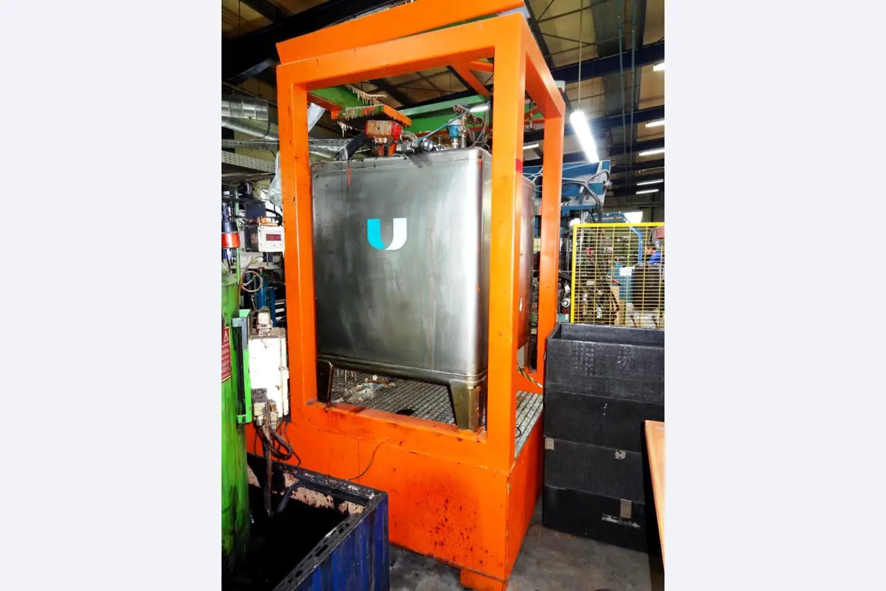 Machines pour la fabrication de pièces (rapportées) automobiles moussées et injectées-7