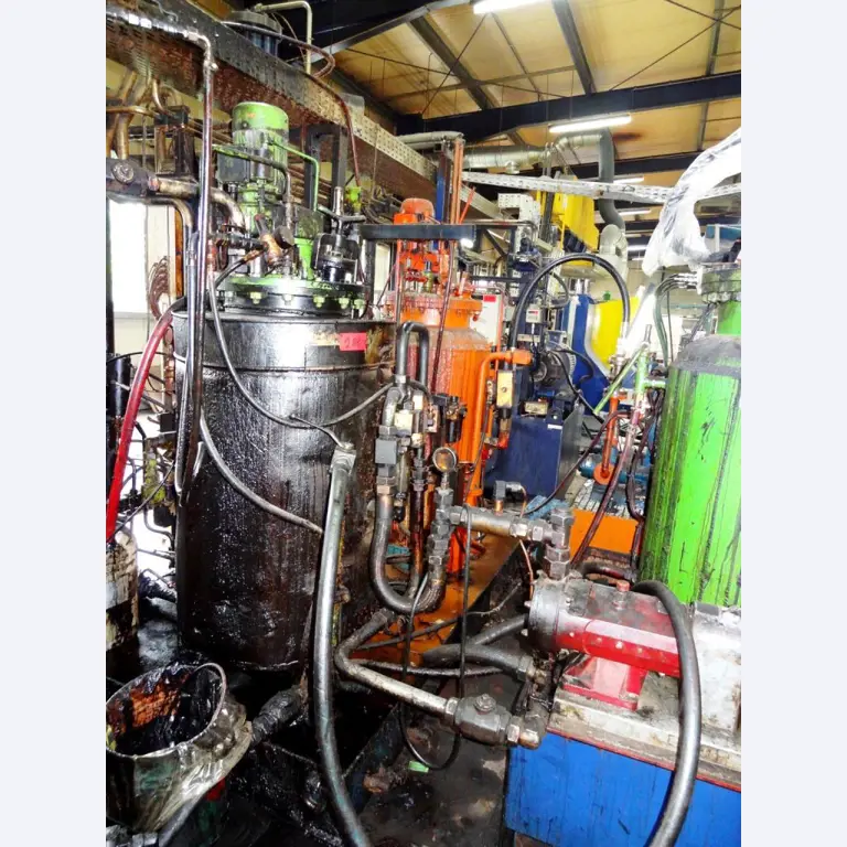 Machines pour la fabrication de pièces (rapportées) automobiles moussées et injectées-8