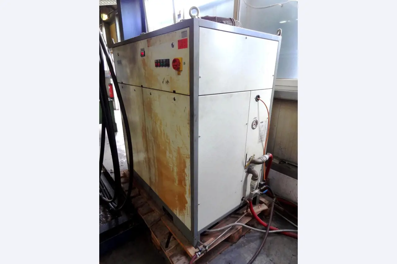 Machines for the manufacturing of foamed <br>and injected attachments and spare parts <br>for the automotive sector-1