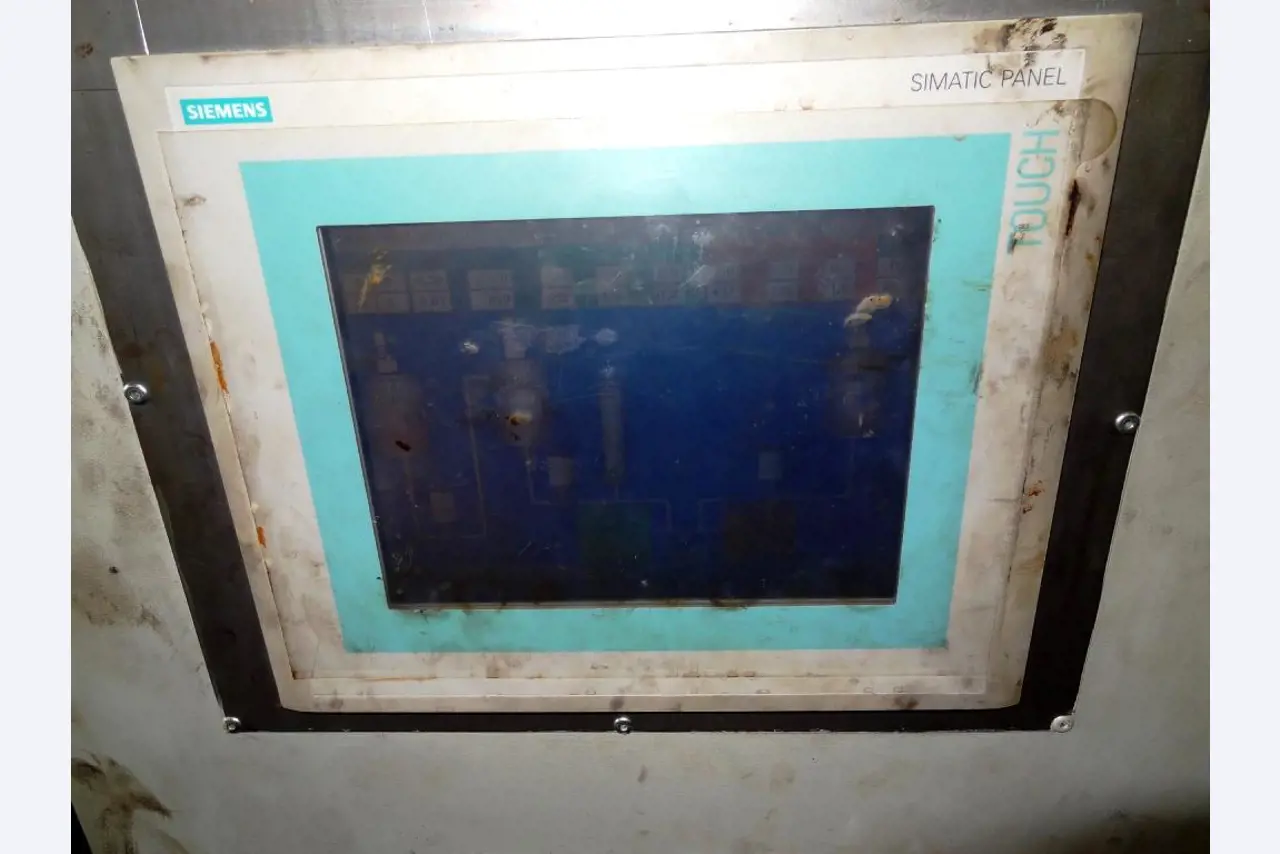 Machines for the manufacturing of foamed <br>and injected attachments and spare parts <br>for the automotive sector-4