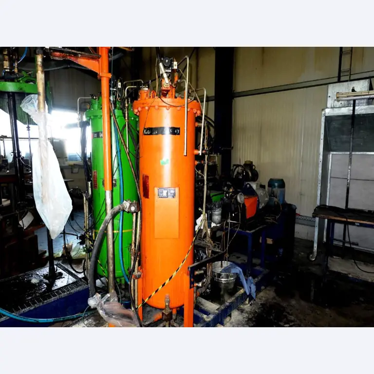 Machines pour la fabrication de pièces (rapportées) automobiles moussées et injectées-12