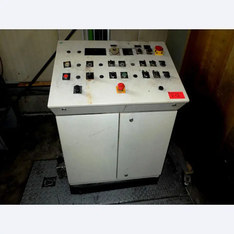 Machines pour la fabrication de pièces (rapportées) automobiles moussées et injectées-6