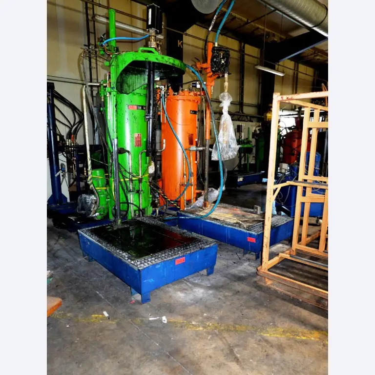 Machines pour la fabrication de pièces (rapportées) automobiles moussées et injectées-7