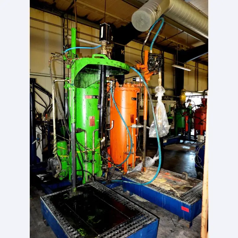 Machines pour la fabrication de pièces (rapportées) automobiles moussées et injectées-8