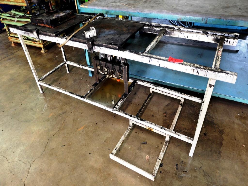 Machines for the manufacturing of foamed <br>and injected attachments and spare parts <br>for the automotive sector-10