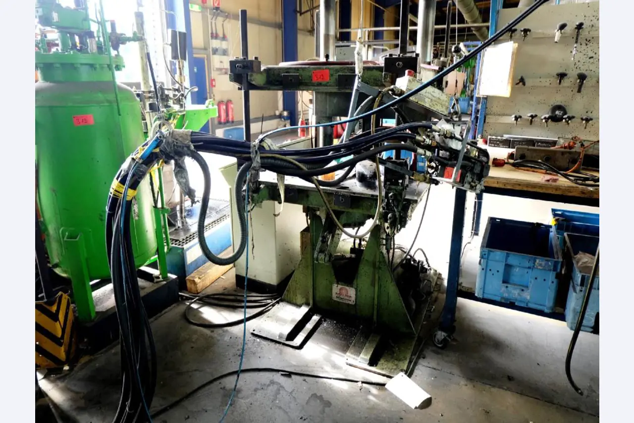 Machines for the manufacturing of foamed <br>and injected attachments and spare parts <br>for the automotive sector-3