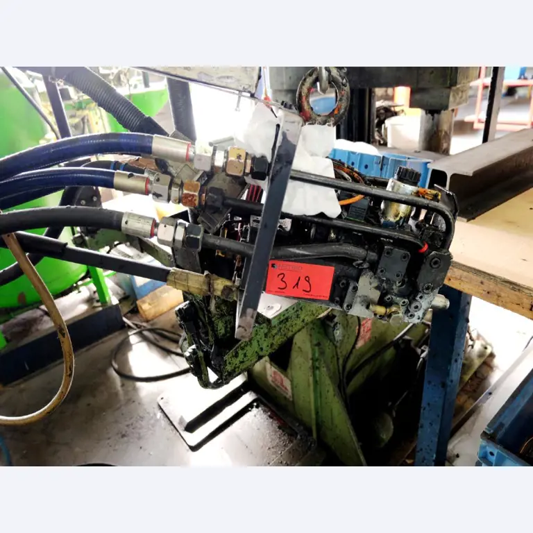 Machines for the manufacturing of foamed <br>and injected attachments and spare parts <br>for the automotive sector-4