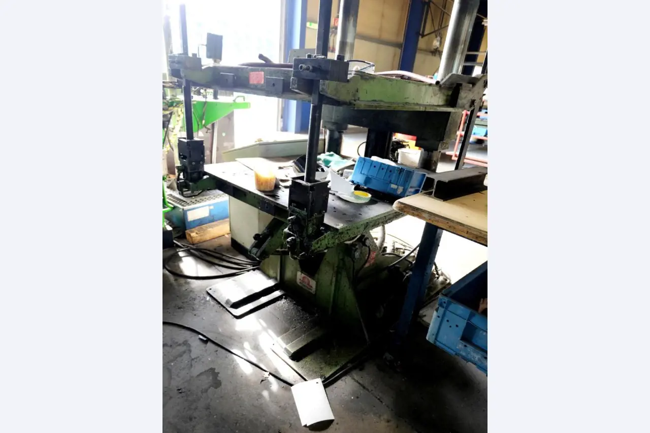 Machines for the manufacturing of foamed <br>and injected attachments and spare parts <br>for the automotive sector-5