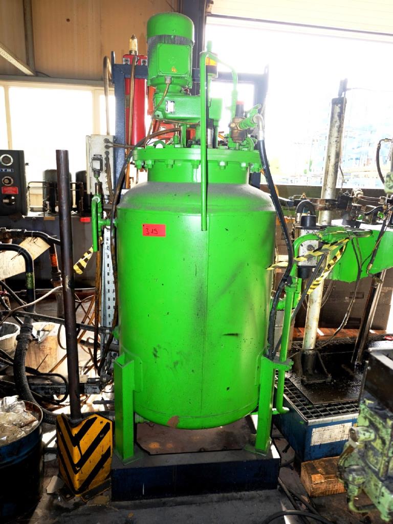 Machines for the manufacturing of foamed <br>and injected attachments and spare parts <br>for the automotive sector-6