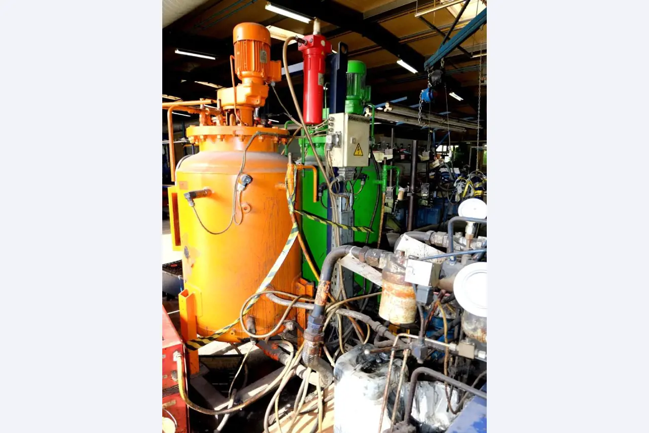 Machines for the manufacturing of foamed <br>and injected attachments and spare parts <br>for the automotive sector-7