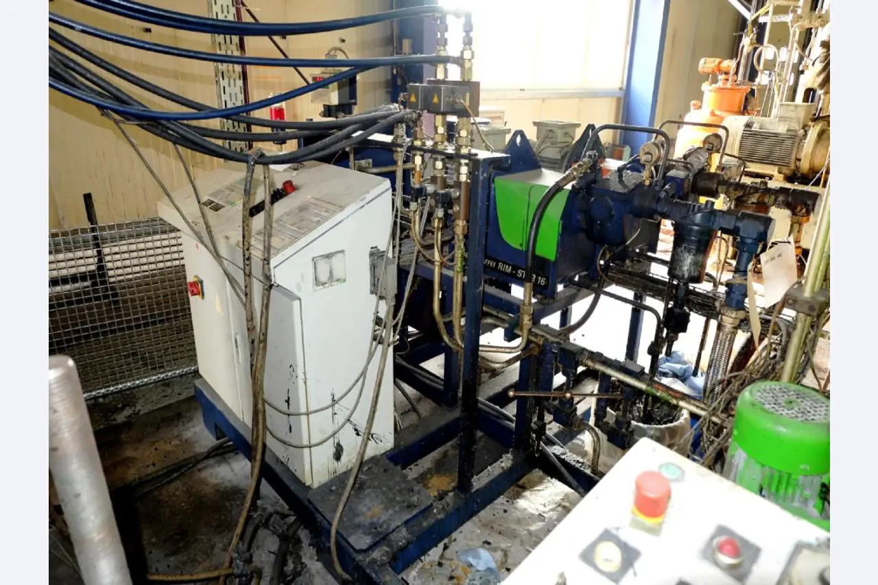 Machines for the manufacturing of foamed <br>and injected attachments and spare parts <br>for the automotive sector-4