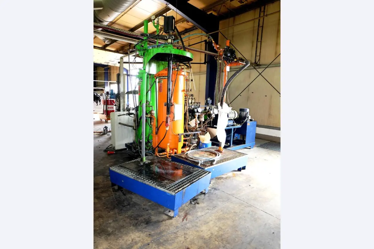 Machines for the manufacturing of foamed <br>and injected attachments and spare parts <br>for the automotive sector-5