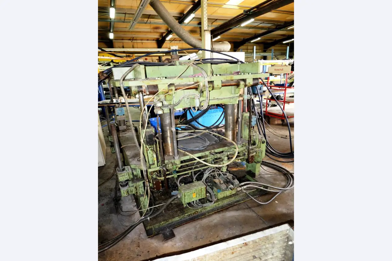 Machines for the manufacturing of foamed <br>and injected attachments and spare parts <br>for the automotive sector-8