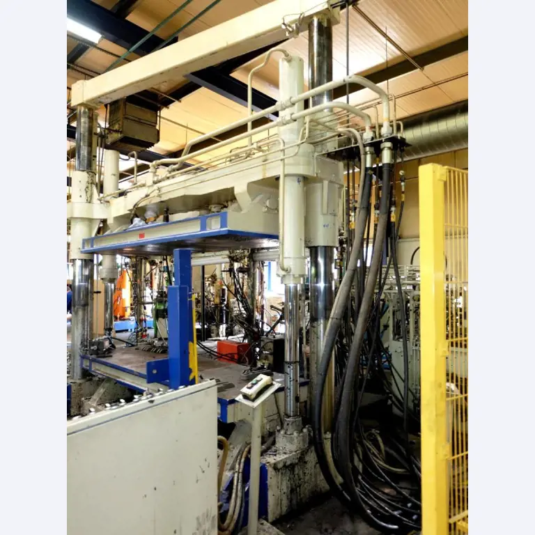 Machines for the manufacturing of foamed <br>and injected attachments and spare parts <br>for the automotive sector-10