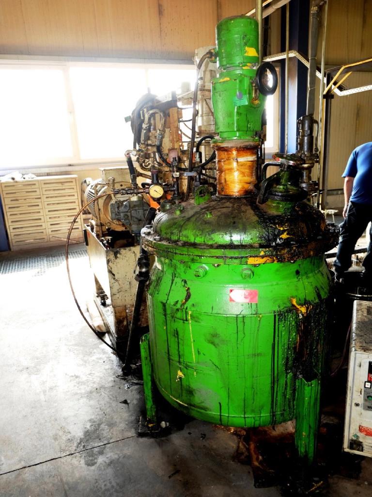 Machines for the manufacturing of foamed <br>and injected attachments and spare parts <br>for the automotive sector-12