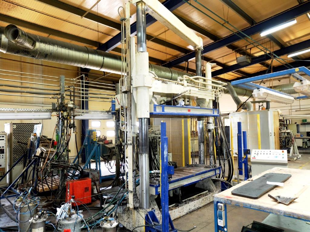 Machines for the manufacturing of foamed <br>and injected attachments and spare parts <br>for the automotive sector-1