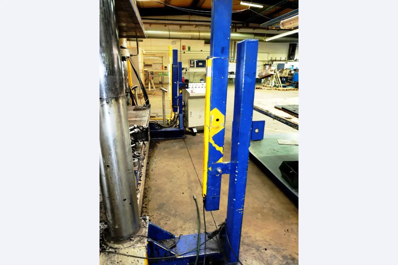 Machines for the manufacturing of foamed <br>and injected attachments and spare parts <br>for the automotive sector-5