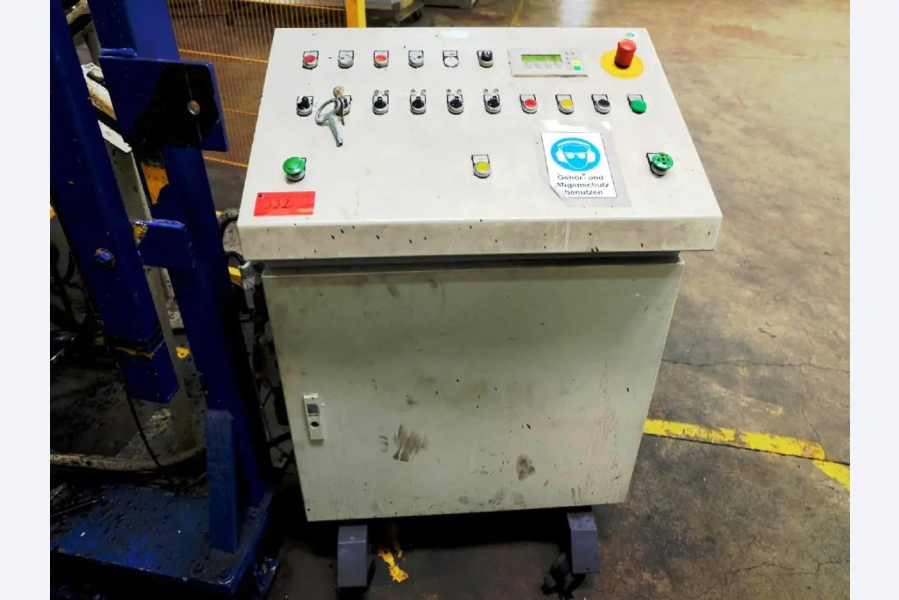 Machines for the manufacturing of foamed <br>and injected attachments and spare parts <br>for the automotive sector-7