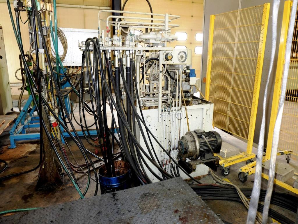 Machines for the manufacturing of foamed <br>and injected attachments and spare parts <br>for the automotive sector-8