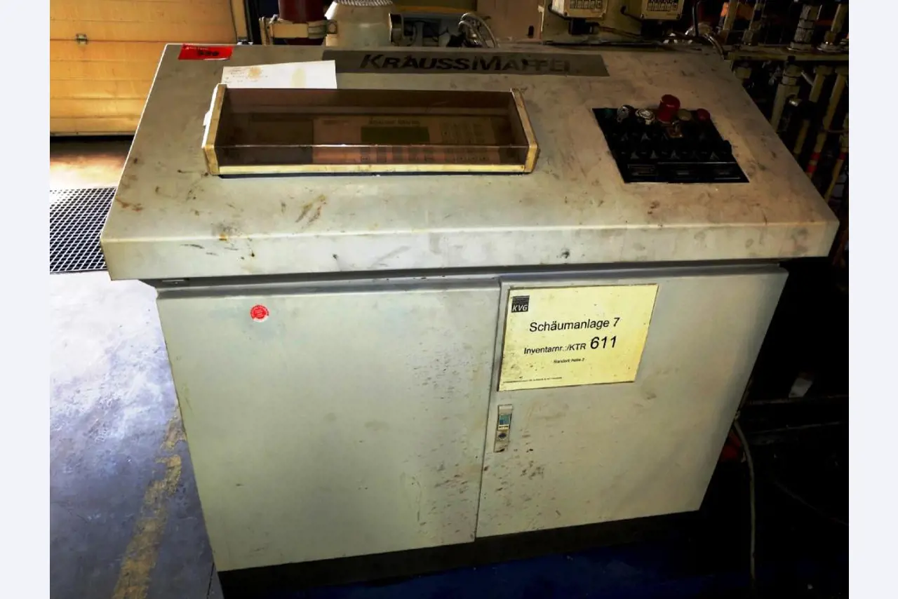 Machines for the manufacturing of foamed <br>and injected attachments and spare parts <br>for the automotive sector-2