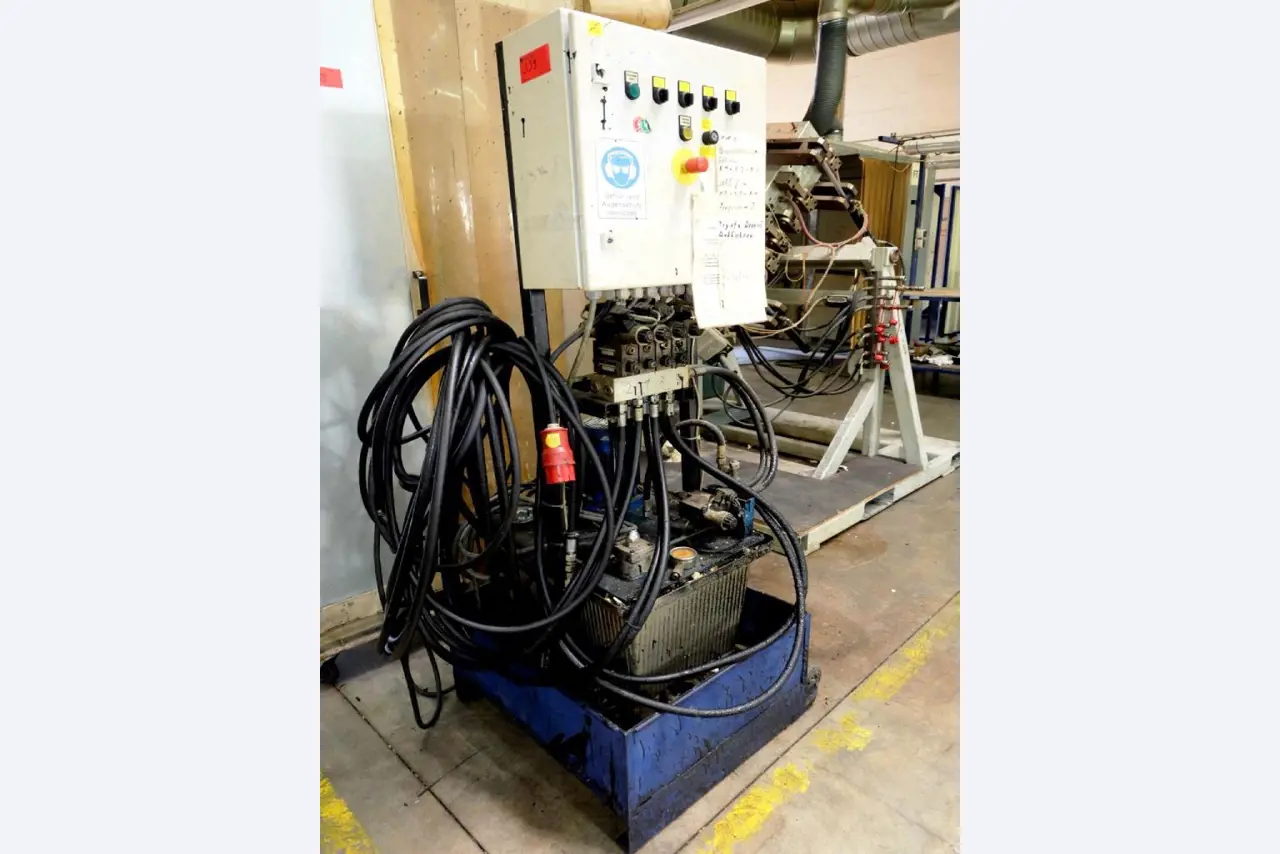 Machines for the manufacturing of foamed <br>and injected attachments and spare parts <br>for the automotive sector-4