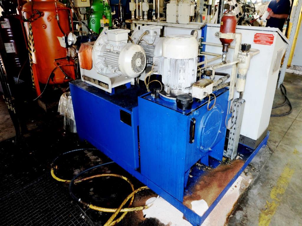 Machines for the manufacturing of foamed <br>and injected attachments and spare parts <br>for the automotive sector-5