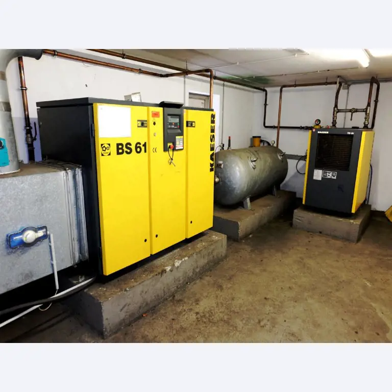 Machines pour la fabrication de pièces (rapportées) automobiles moussées et injectées-1