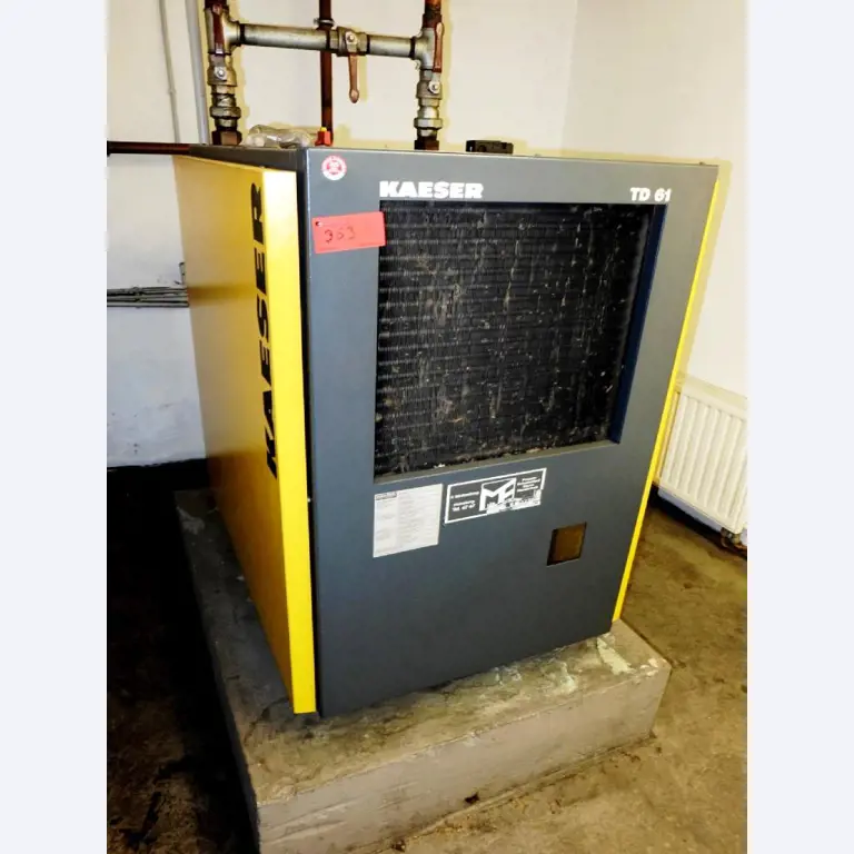 Machines pour la fabrication de pièces (rapportées) automobiles moussées et injectées-4