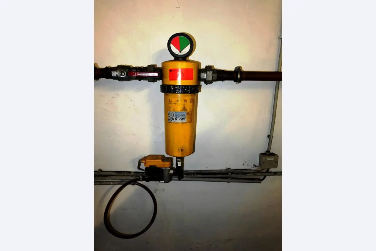 Machines pour la fabrication de pièces (rapportées) automobiles moussées et injectées-6