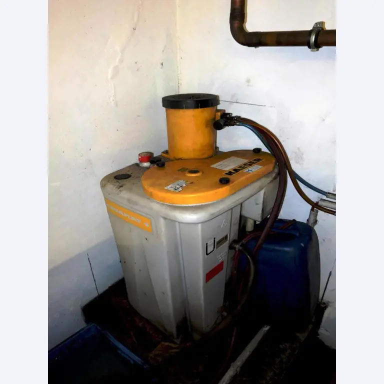 Machines pour la fabrication de pièces (rapportées) automobiles moussées et injectées-8