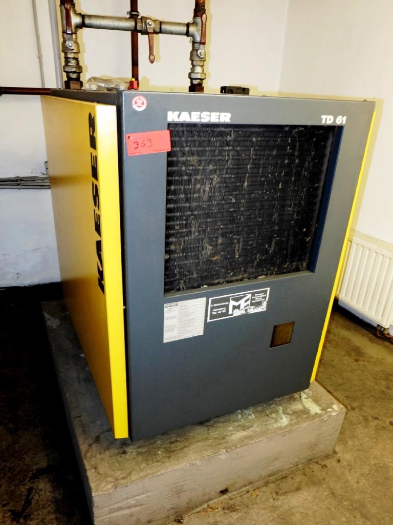 Machines for the manufacturing of foamed <br>and injected attachments and spare parts <br>for the automotive sector-4