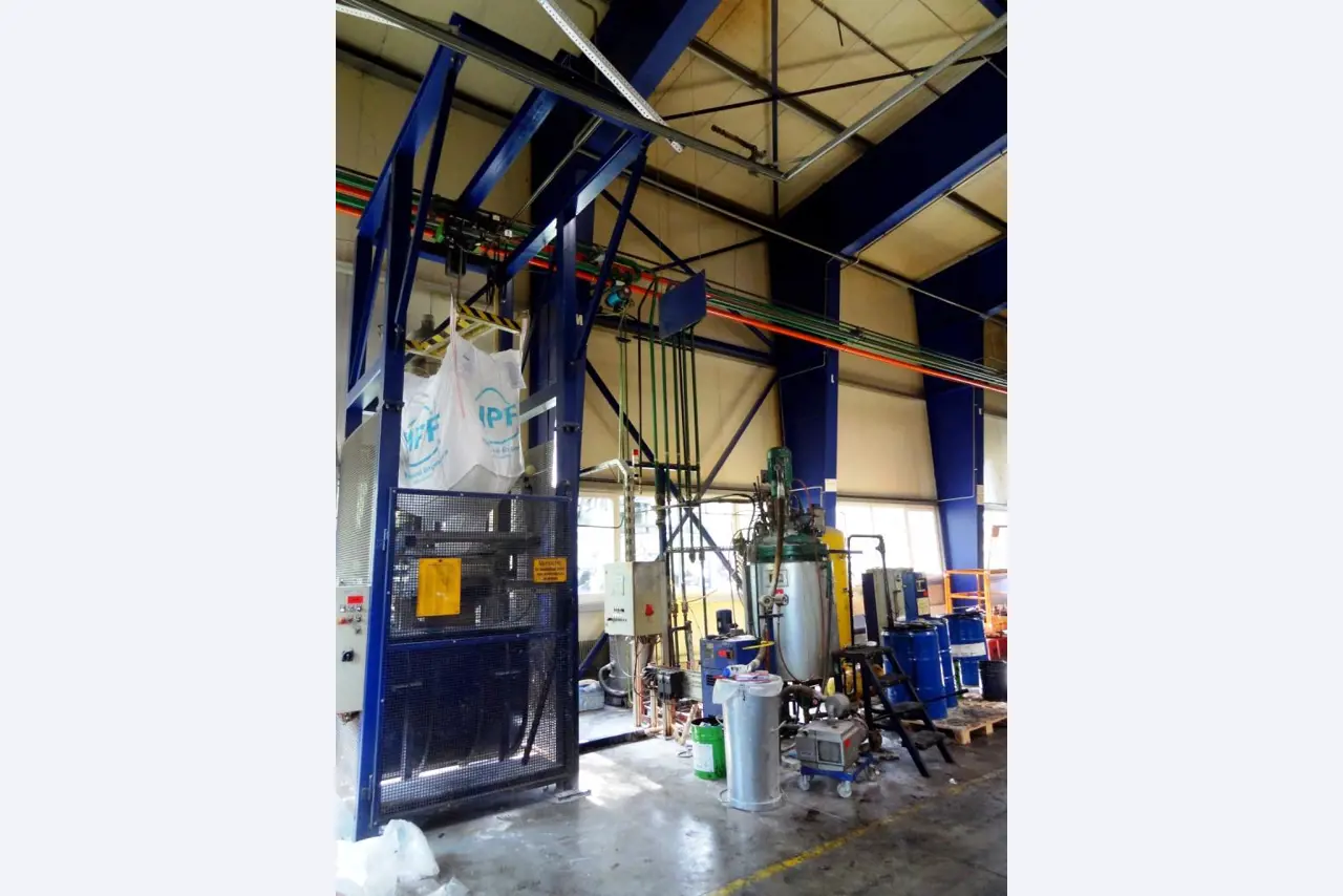 Machines for the manufacturing of foamed <br>and injected attachments and spare parts <br>for the automotive sector-1