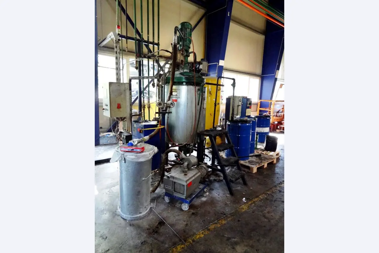 Machines for the manufacturing of foamed <br>and injected attachments and spare parts <br>for the automotive sector-8