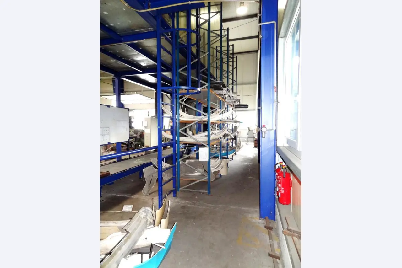 Machines for the manufacturing of foamed <br>and injected attachments and spare parts <br>for the automotive sector-2