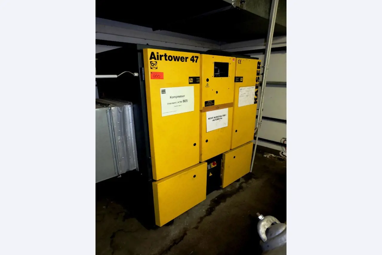 Machines pour la fabrication de pièces (rapportées) automobiles moussées et injectées-1