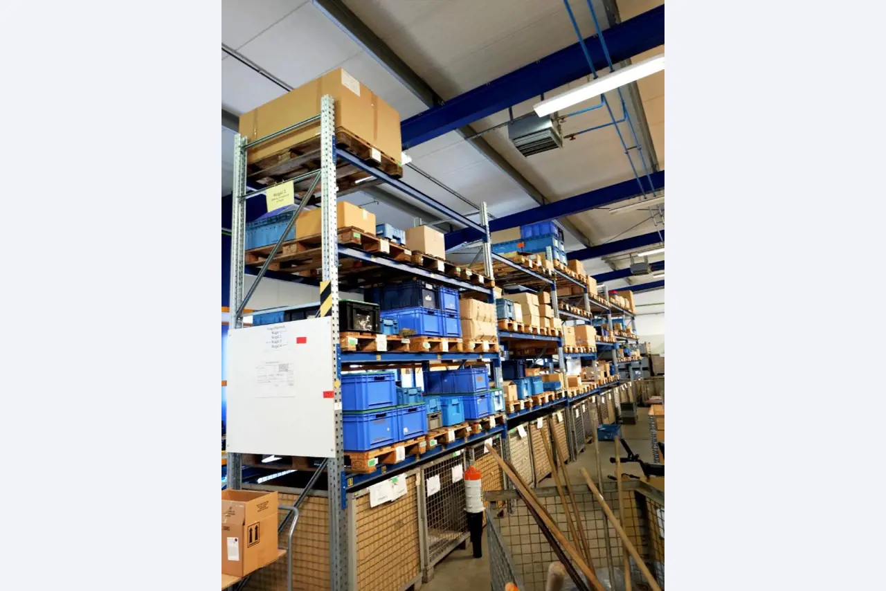 Machines pour la fabrication de pièces (rapportées) automobiles moussées et injectées-1